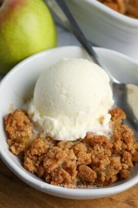 Apple Crumble with ice cream